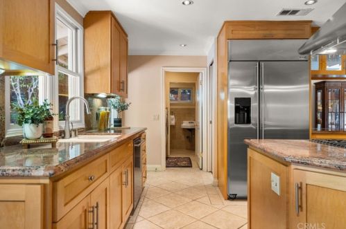 2921 Graceland Way, Glendale CA 91206-1332 exterior