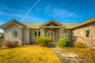 223 Rembrandt Dr, Boone, NC 28607-8399