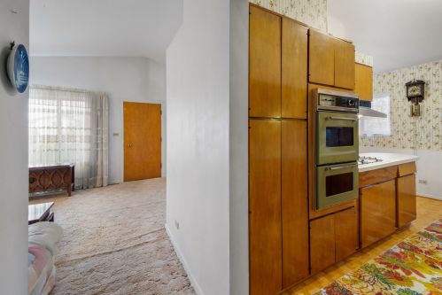 8457 North Ter, Niles IL  60714-2369 exterior