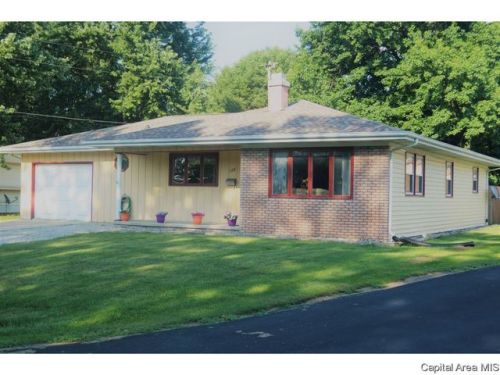 128 Emmett St, Virden, IL 62690-1516