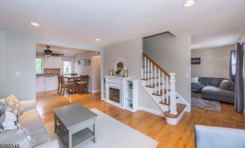 31 Hamilton Rd, Parsippany, NJ 07054-3924