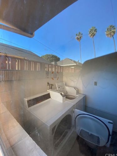 121 Illinois St, Anaheim CA  92805-7009 exterior