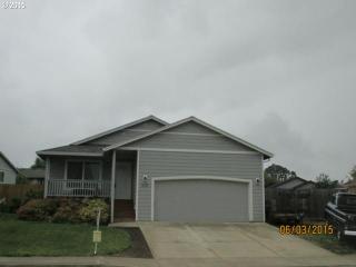 635 1st St, Carlton, OR 97111-9642