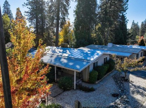 2 Primrose Ln, Grass Valley, CA 95945-7031