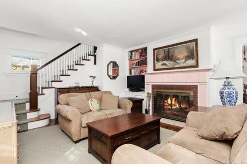 31 Ohio Ave, Norwalk, CT 06851-2724