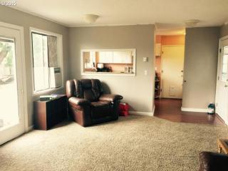 1955 Carter Ln, Springfield, OR 97477-3332