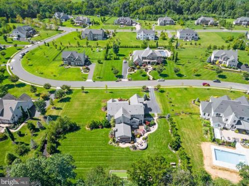 48 Weathervane Cir, Upper Freehold Township, NJ 08514-2537