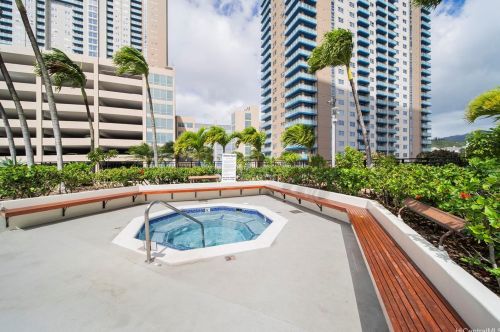 876 Curtis St, Honolulu HI  96813-5149 exterior