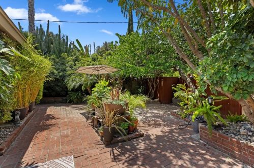 3391 Mono Dr, Riverside CA  92506-2151 exterior