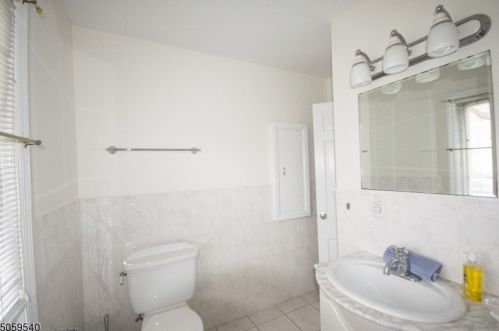 208 Totowa Rd, Paterson NJ 07512-2071 exterior