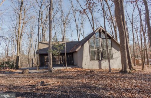 49 Pileated Woodpecker Ln, Hedgesville WV  25427-5384 exterior