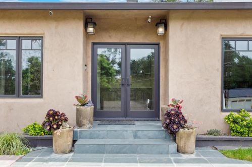 1122 Edgebrook Dr, Modesto, CA 95354-1533