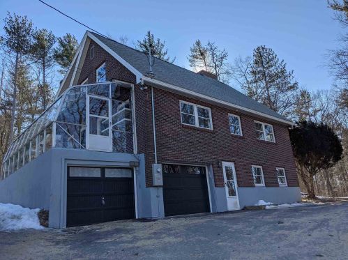 4 Carroll Cir, Derry, NH 03038-4405