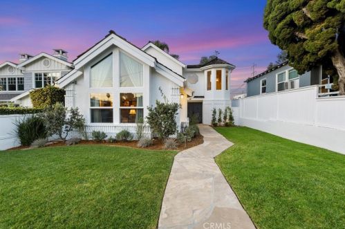 657 36th St, Manhattan Beach, CA 90266-3431