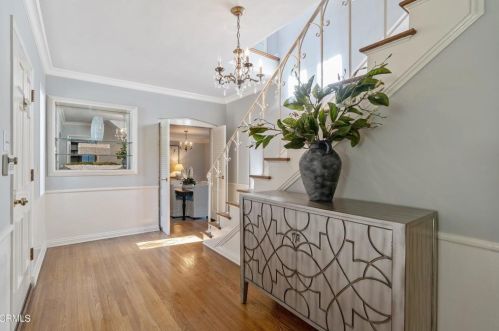 1637 Valley View Rd, Glendale CA  91202-1340 exterior