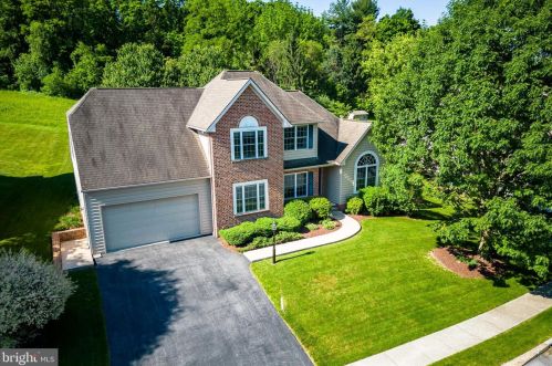 544 Bald Eagle Ct, Lancaster PA  17601-1180 exterior