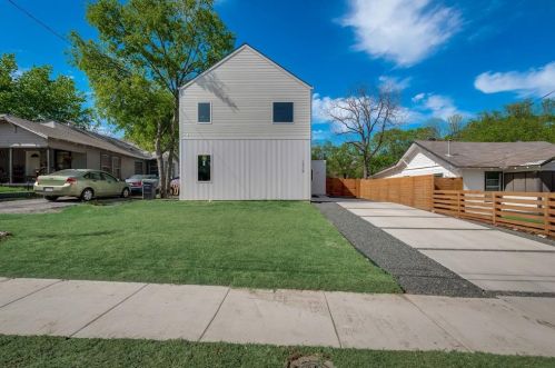 1315 Claude St, Dallas, TX 75203-3332