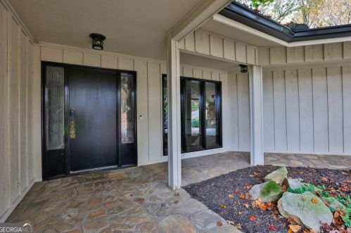 120 Huntcliff Pt, Atlanta GA  30350-1601 exterior