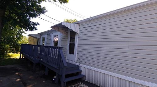 23 Spruce Dr, Huntington, CT 06484-4742