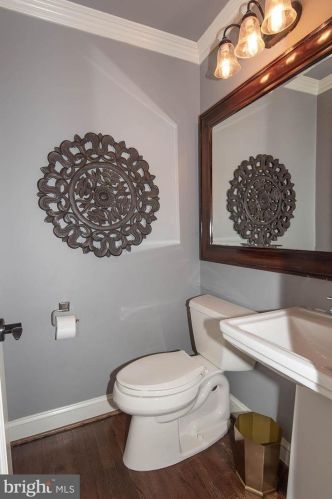 255 Lower Magothy Beach Rd, Severna Park MD  21146-2118 exterior