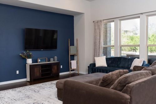 676 Catalina Ln, Austin TX  78737-4715 exterior