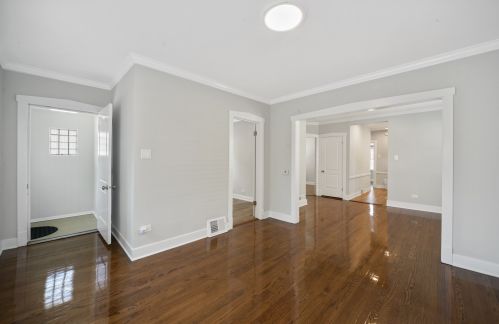 6534 Ebinger Dr, Niles IL 60714-4435 exterior