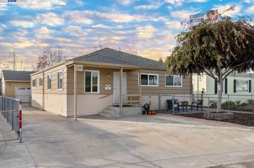 1381 Marybelle Ave, San Leandro CA 94577-2319 exterior