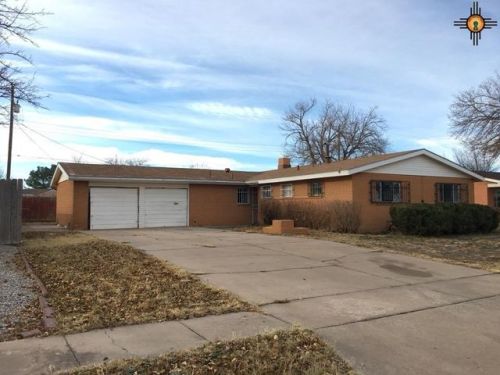 604 Gayle St, Roswell, NM 88203-4010