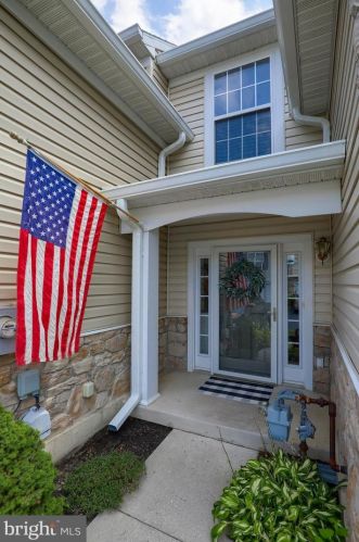 2243 Slater Hill Ln, York, PA 17406-7597