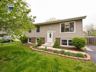 832 Summit Ln, Lemont IL  60440-1620 exterior