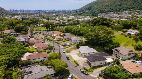 3496 Akaka Pl, Honolulu, HI 96822-1315