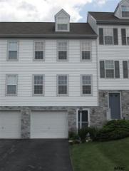 1020 Hearthridge Ln, York, PA 17404-7822