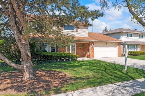 1114 Tamarack Dr, Mount Prospect, IL 60056-4409