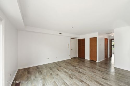 721 Whispering Oaks Dr, Palatine, IL 60074-2354