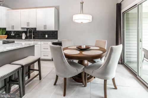 1005 Eagles Chase Dr, Trenton NJ  08648-2539 exterior