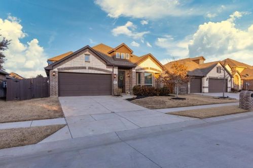 1009 Ponderosa Dr, Aubrey, TX 76227-8255