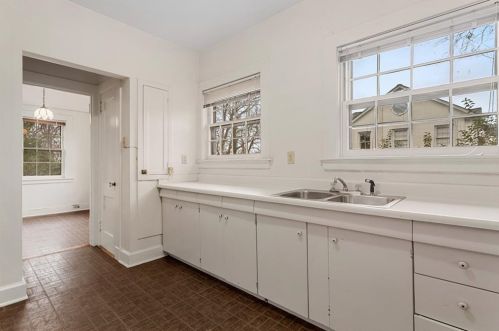 5 Brookhaven Dr, Atlanta GA  30319-1143 exterior