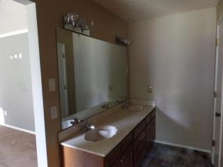 6533 Alta Vista Dr, Fort Worth TX  76148-1702 exterior