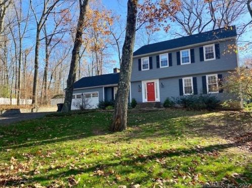 200 Nutmeg Pl, Cheshire CT  06410-3043 exterior