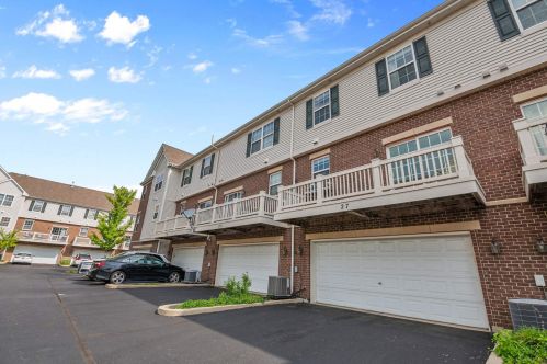 27 Willow Rd, Wheeling, IL 60090-6702