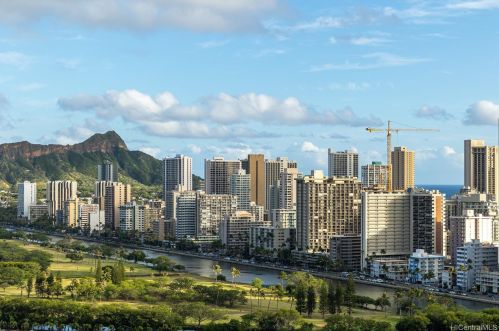 555 University Ave, Honolulu HI  96826-5003 exterior