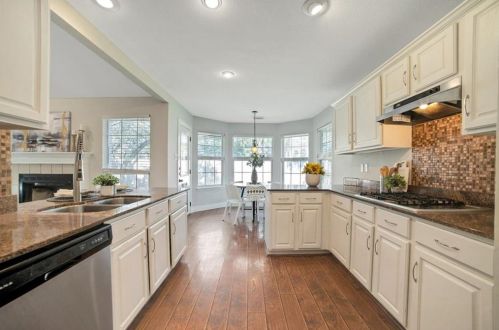 6868 Auckland Dr, Austin TX  78749-4139 exterior