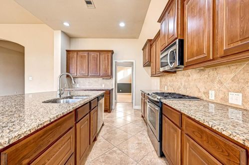 1813 Callaway Cove Ct, Richmond TX 77471-6664 exterior