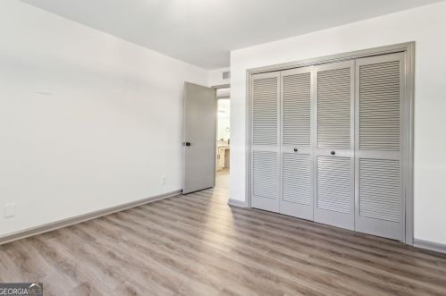 74 Montre Sq, Atlanta GA  30327-4044 exterior