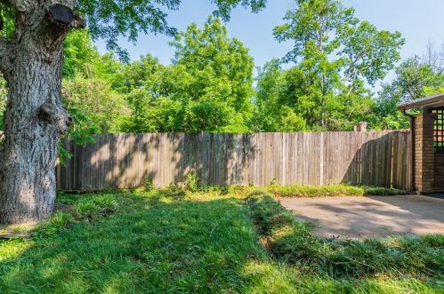 808 Clarissa Pl, Garland TX 75040-5943 exterior