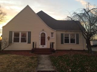 309 4th St, Casey, IL 62420-1532