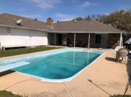 1910 Kentwood Ln, Carrollton TX  75007-2408 exterior