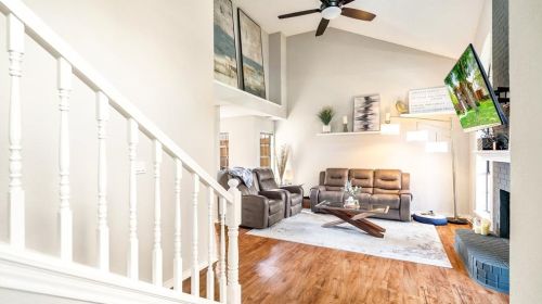 1421 Homestead Ln, Carrollton TX  75007-2952 exterior