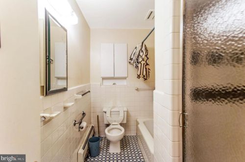 12606 Meadowood Dr, Silver Spring MD 20904-2928 exterior