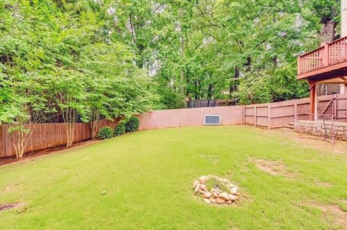31 Honour Cir, Atlanta GA  30305-1121 exterior